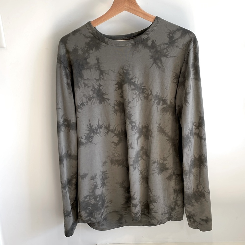 lululemon athletica Gray Tie-Dye Long Sleeve Shirt